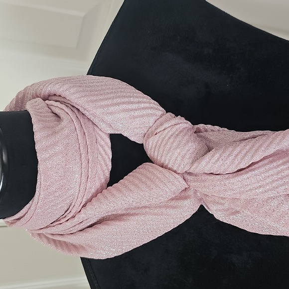 NWT Women's Pleated Occasion  Wrap/Scarf Shimmery Pink OS - Picture 6 of 11